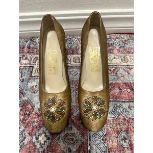 Salvatore‎ Ferragamo Gold Beaded Flower Heels Pumps Shoes Size 6.5 AA